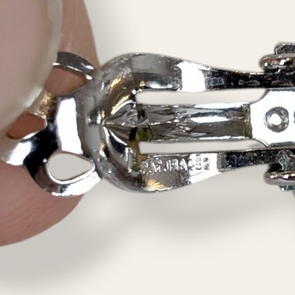 V. White Rhinestone & Faux Pearl Floral Demi Parure - Picture 6 of 10